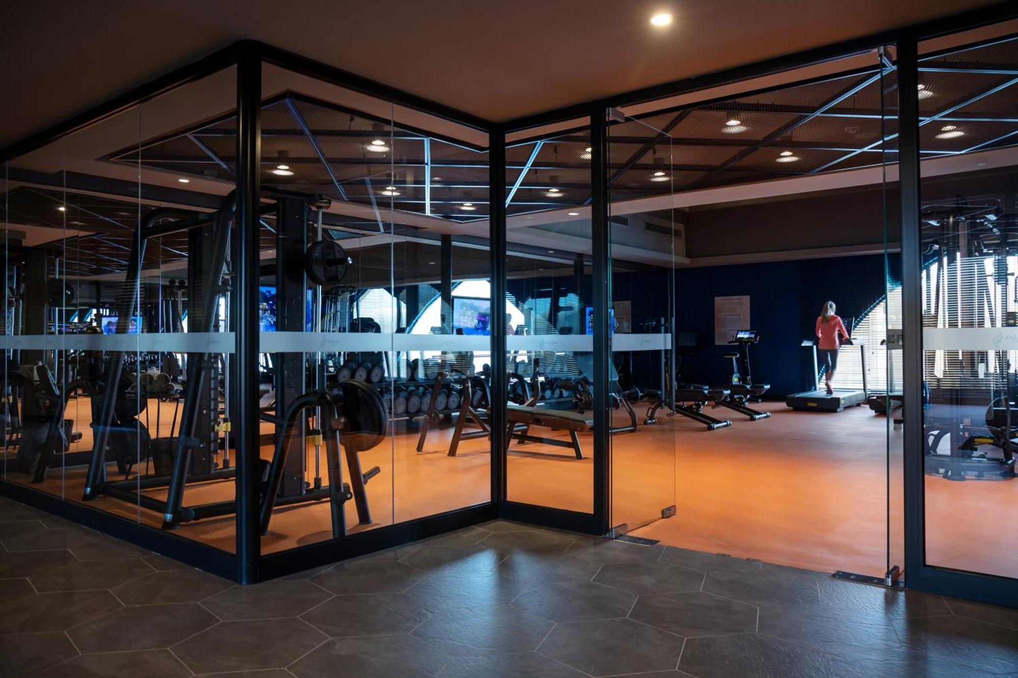 Karavansaray Turkistan Harbour Hotel -Flying Theatre Access Eksteriør bilde The gym at the hotel