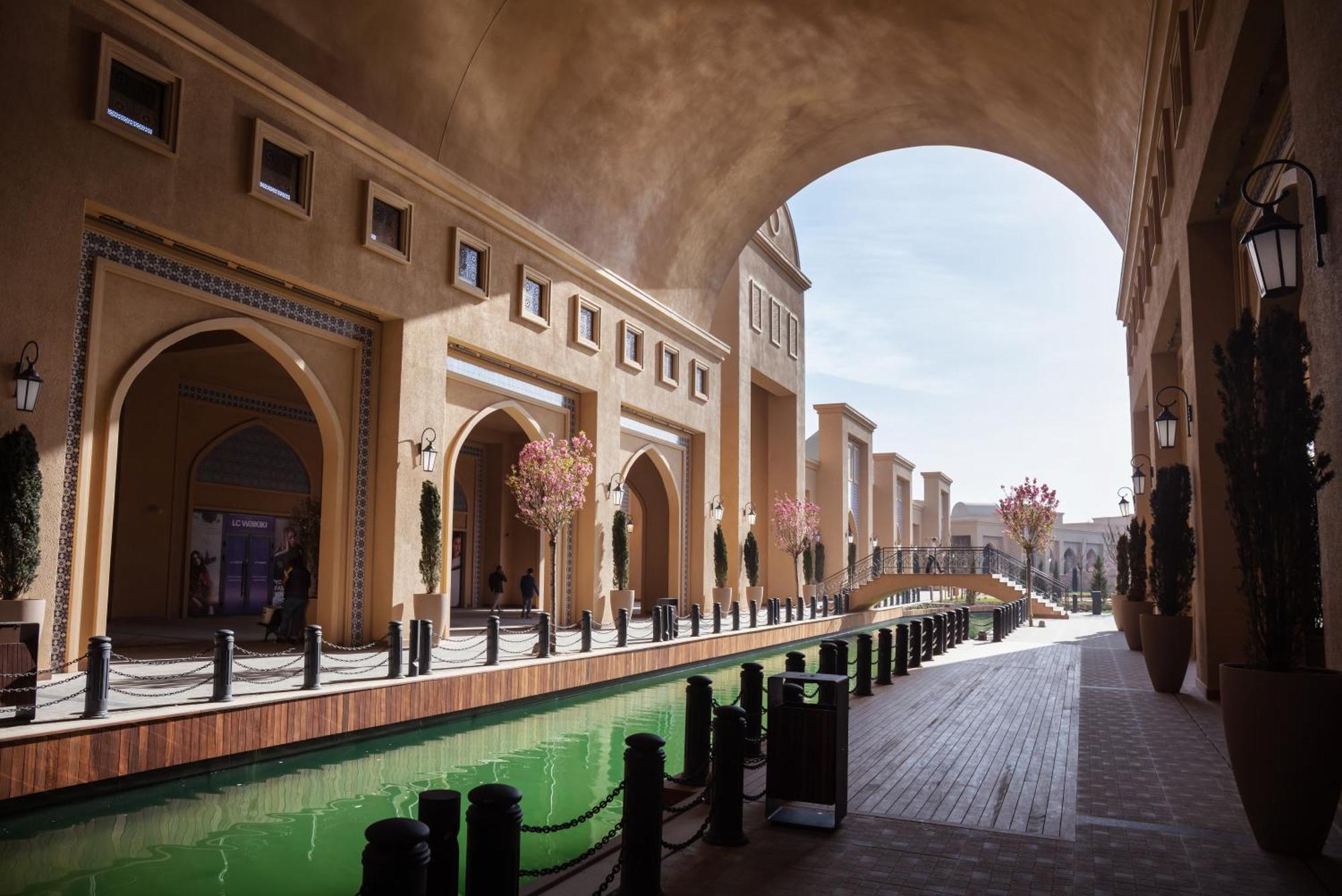 Karavansaray Turkistan Harbour Hotel -Flying Theatre Access Eksteriør bilde The Venetian Resort